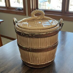 VTG 1950s McCoy Pottery Oaken Bucket Cookie Jar With Metal Handle